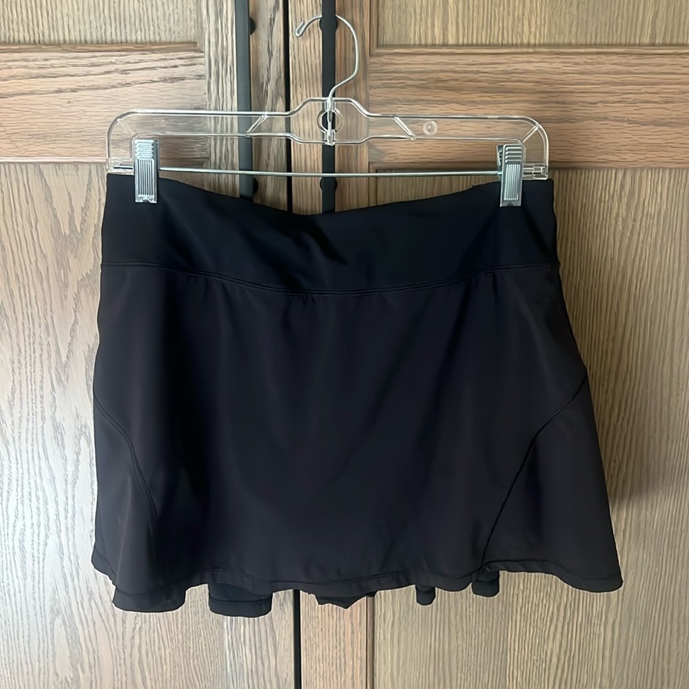 Lululemon black tennis skirt size 6